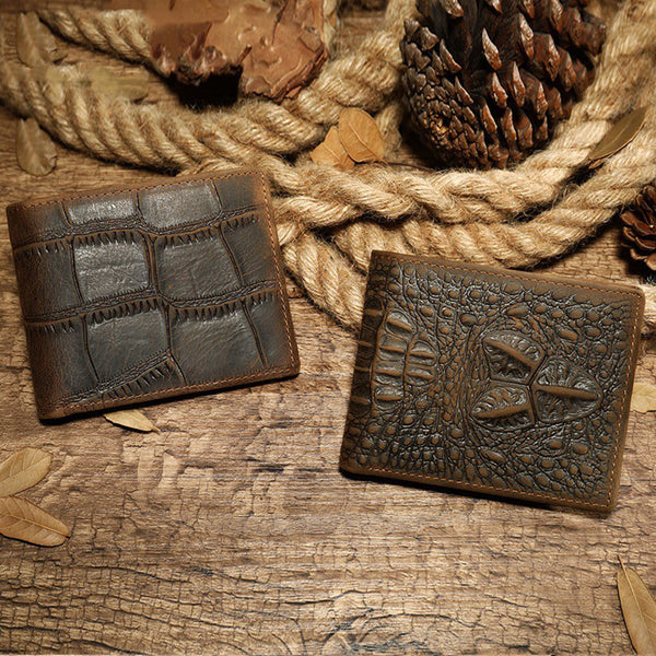 Crocodile Embossed Short Leather Wallet